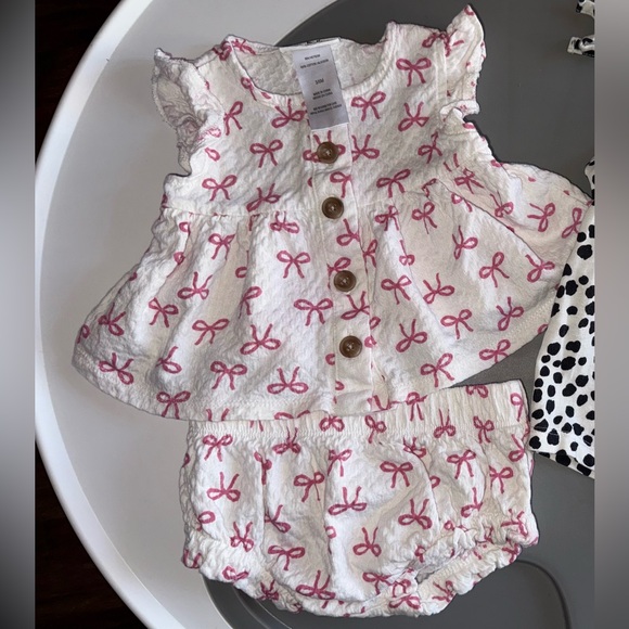 Nicole Miller Other - Nicole Miller Pink Bow Diaper Set